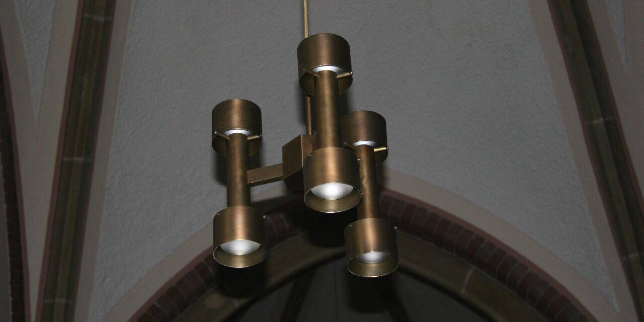 2012-6_-pendelleute_6_x_led_max._je_13_w__1000_lumen_breitstrahlend_durchmesser_ca.360mm_hohe_ca._340mm_6_x_led__r80__strahler_je13_watt_1000_lumen_gesamtleist_leuchte__6000_lumen