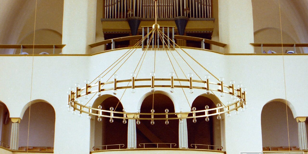 5________83205-66-__ringleuchter_mit_doppelring_messing_bruniert_d=ca._d=320cm_66_x_led_lichtleistung_ca._53000_lumen,_dimmbar