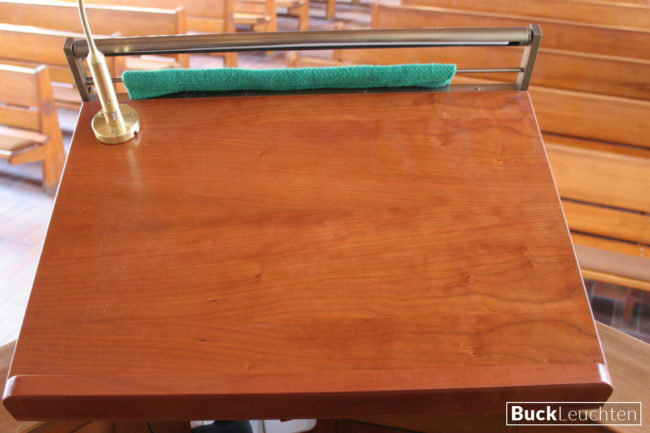 7____kanzelleuchte-_led-_genau_in_buchbrettbreite__messing_bruniert_mit_befestigung_fur_das_antepen-dium_sehr_geringer_stromverbrauch_sehr_hell+_langlebig